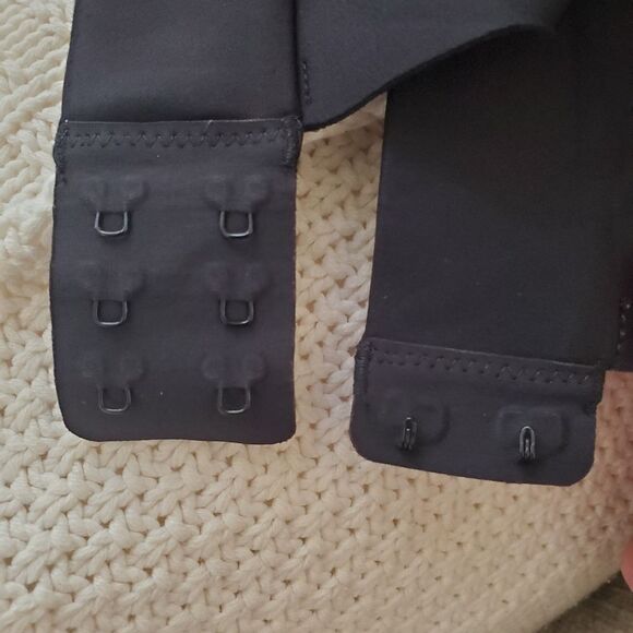 💗 SWEATY BETTY 💗 Black All Train Sports Bra - [32C/D] - Picture 11 of 12